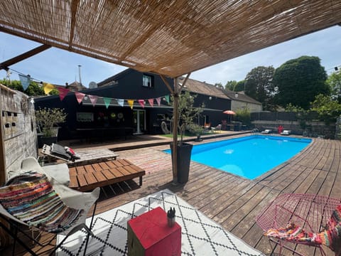 Property building, Patio, Day, Pool view, Swimming pool, sunbed