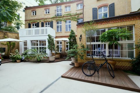 Property building, Spring, Day, Garden, Garden view