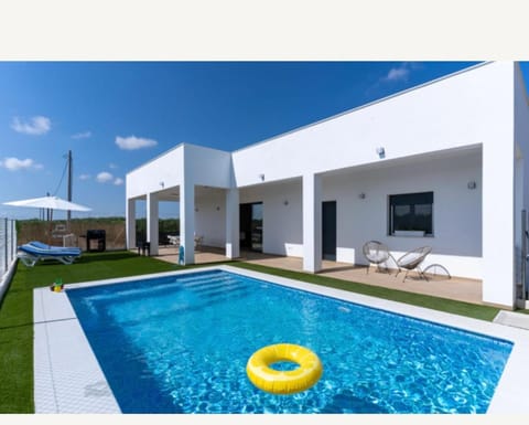 Day, Pool view, Swimming pool, sunbed