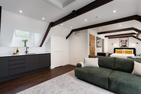 Luxury Modern Suite in Marazion with Parking Apartment in England