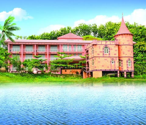 Property building, Nearby landmark, Day, Natural landscape, Lake view