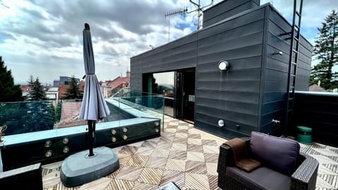 Property building, View (from property/room), Balcony/Terrace