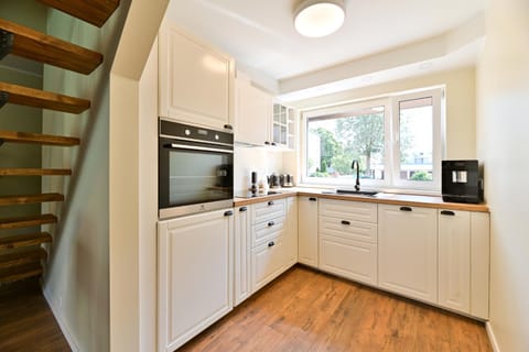 Kitchen or kitchenette, dishwasher, pet friendly, stove, toaster