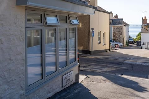 Stunning new 1 bed apartment in Marazion. Apartment in England