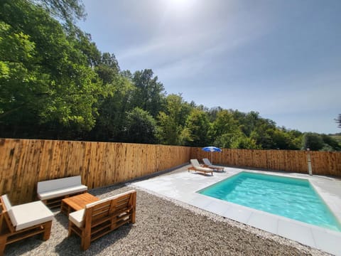 Day, Natural landscape, Garden view, Pool view, Swimming pool, sunbed