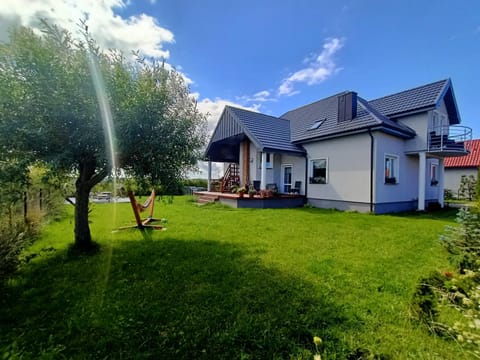 Property building, Day, Natural landscape, Garden, Garden view
