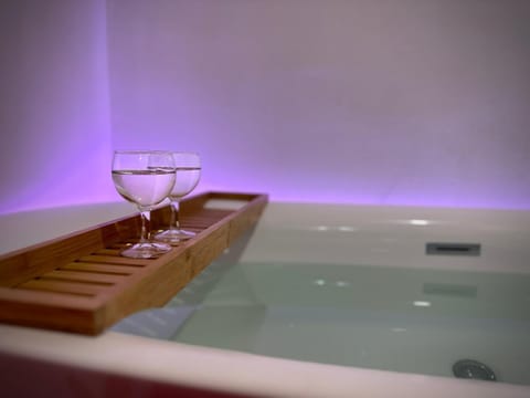 TOP Place to Stay -Self check in 24h Apartment in Timiș County