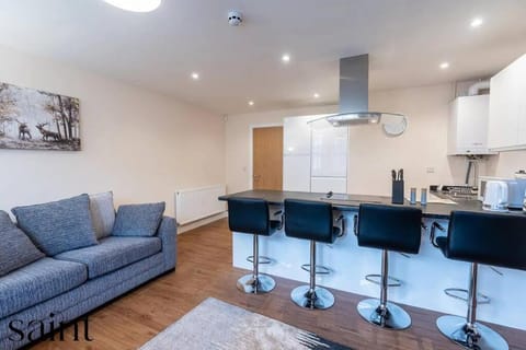 Kitchen or kitchenette, Living room, Seating area, Dining area, pet friendly, stove