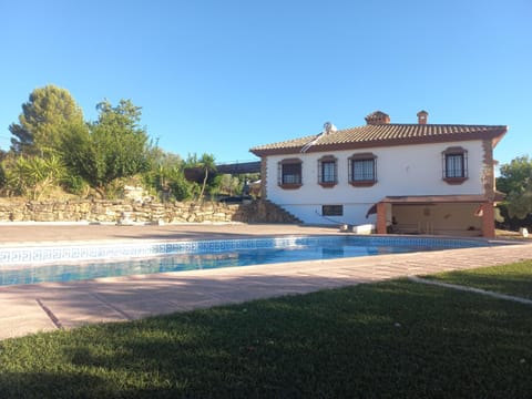 Property building, Day, Garden, Garden view, Pool view, Swimming pool, sunbed