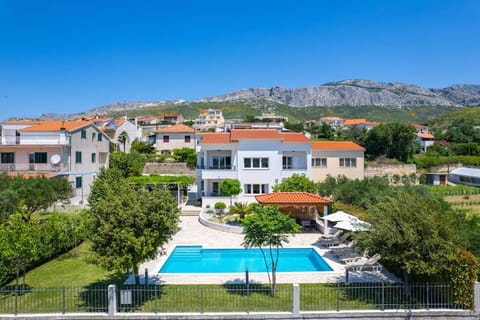 Property building, Bird's eye view, Pool view, Swimming pool