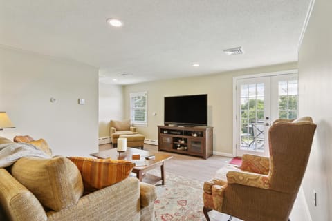 Connecticut Retreat Steps to Historic Downtown! House in Morris