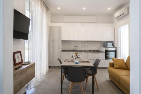 VILLA ARI - Elicriso Apartment in San Vincenzo