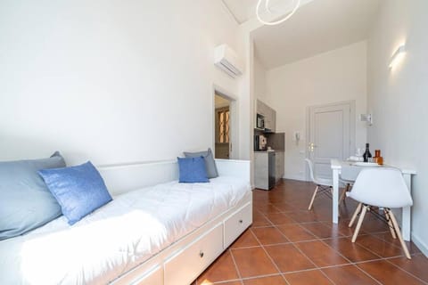 TV and multimedia, Kitchen or kitchenette, Living room, Photo of the whole room, Seating area, Dining area, air conditioner