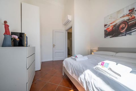 Bed, Photo of the whole room, Bedroom, hair dresser, towels, wardrobe, air conditioner