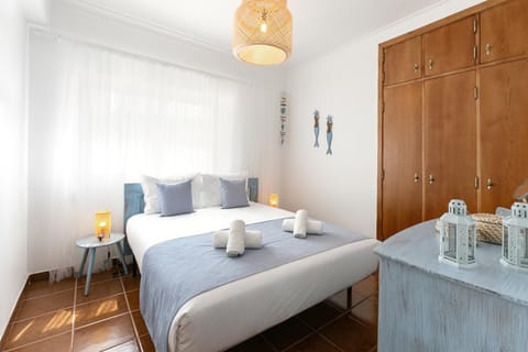 Bed, Photo of the whole room, Bedroom, towels, wardrobe