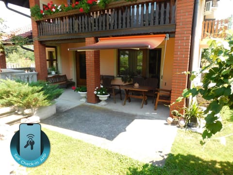 Property building, Balcony/Terrace, Balcony/Terrace