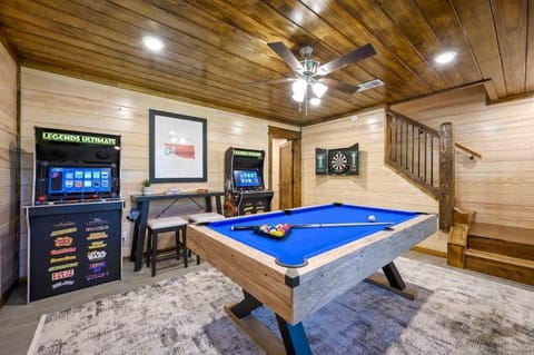 Family-friendly Broken Bow Cabin - Spa, Game Room Cabin in Oklahoma