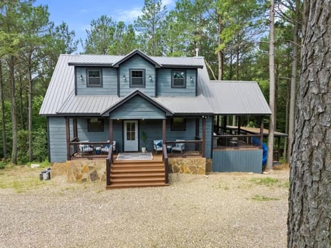 Family-friendly Broken Bow Cabin - Spa, Game Room Cabin in Oklahoma