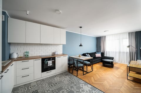 Bed, Kitchen or kitchenette, Living room, Photo of the whole room, Seating area, Dining area, pet friendly, stove