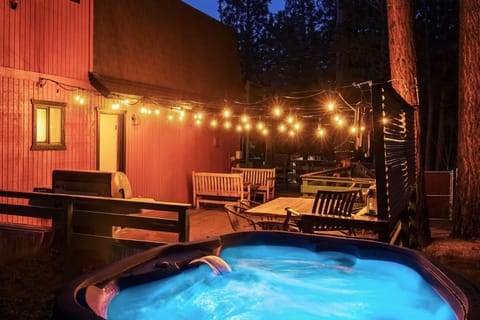 BBQ facilities, Hot Tub, Dining area