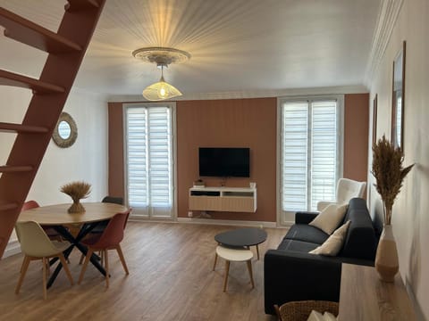 Communal lounge/ TV room, TV and multimedia, Living room, Seating area