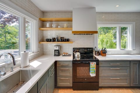 Historic Home in Coxsackie with Hudson River Views! House in Coxsackie