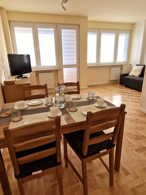 Communal lounge/ TV room, TV and multimedia, Seating area