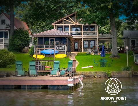 Lakefront Lodge with King Beds and Game Lounge House in Jackson Lake
