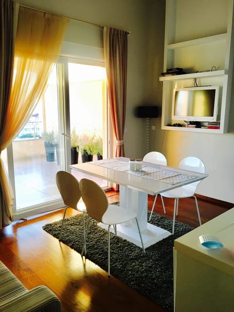 TV and multimedia, Dining area