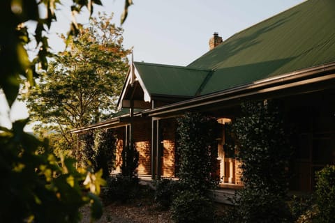 Property building, Day, Garden, Garden view