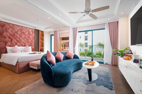 Bed, View (from property/room), Seating area, Bedroom, wardrobe