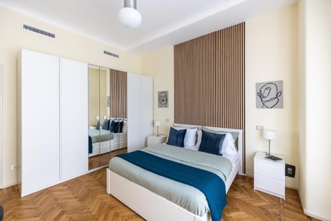 Bed, Photo of the whole room, Bedroom, wardrobe, air conditioner