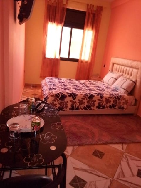 Bed, Living room, Photo of the whole room, Bedroom