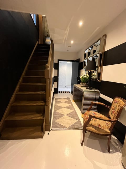 Château 9 Neuf Apartment in Newark-on-Trent