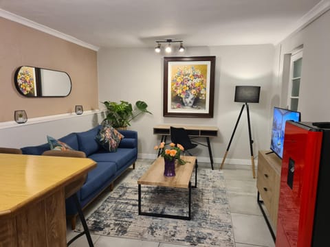 TV and multimedia, Seating area, locker