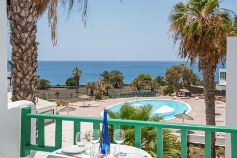 Balcony/Terrace, Pool view, Sea view