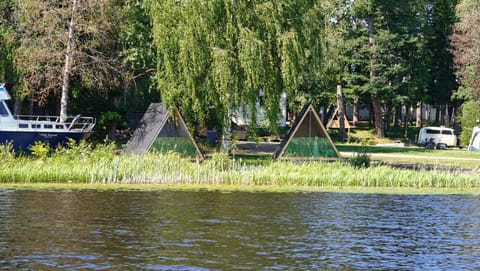 Triangeli -glampingmökki Campground/ 
RV Resort in Finland