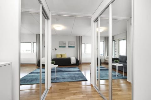 Kotimaailma - Iso ja valoisa kaksio, Espoon Keskustassa Apartment in Uusimaa