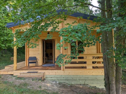 Property building, Patio, Garden, Balcony/Terrace