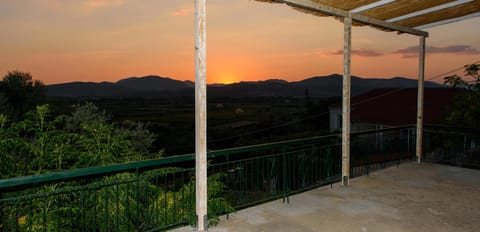 View (from property/room), Balcony/Terrace, Sunset