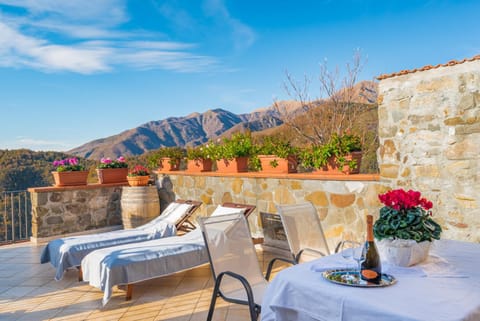 View (from property/room), Balcony/Terrace, Seating area, Mountain view