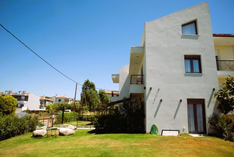 Property building, Garden, Garden view