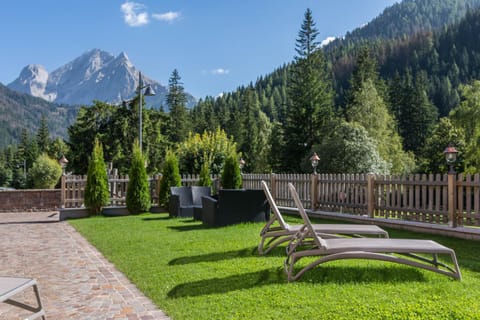 Villa Lory 6 Apartment in Canazei