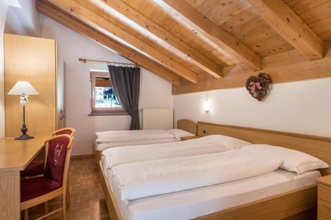 Villa Lory 5 Apartment in Canazei