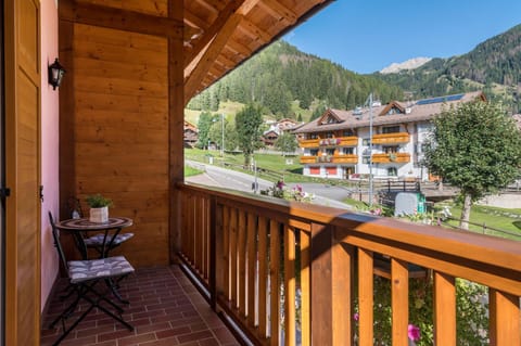 Villa Lory 3 Apartment in Canazei