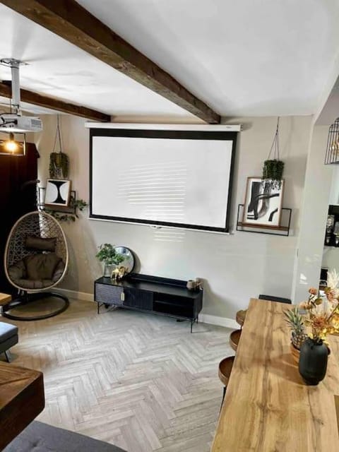 TV and multimedia, Living room, Seating area