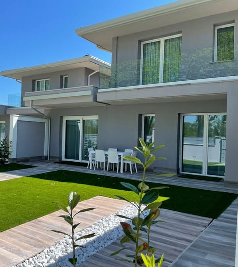 Property building, Garden