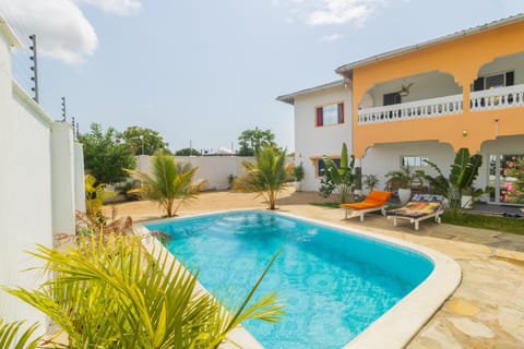 Swimming pool, Swimming pool