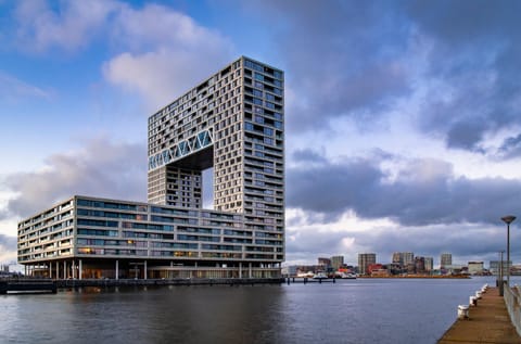 Property building, Facade/entrance, River view