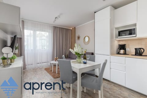 Coffee/tea facilities, Kitchen or kitchenette, minibar, stove